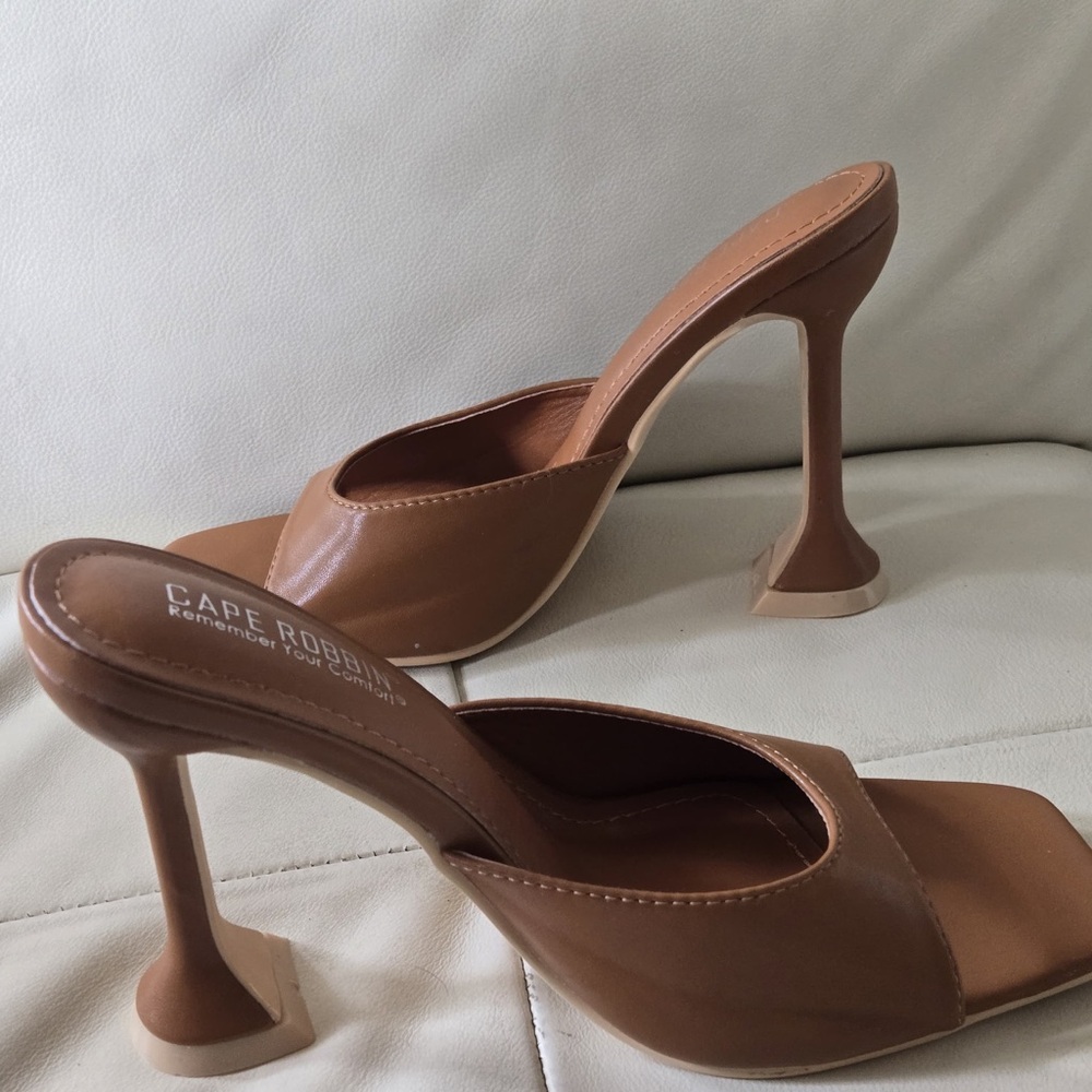 Cape Robbin Brown Women's Heels